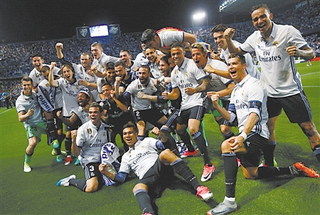 了平分秋色 了平分秋色