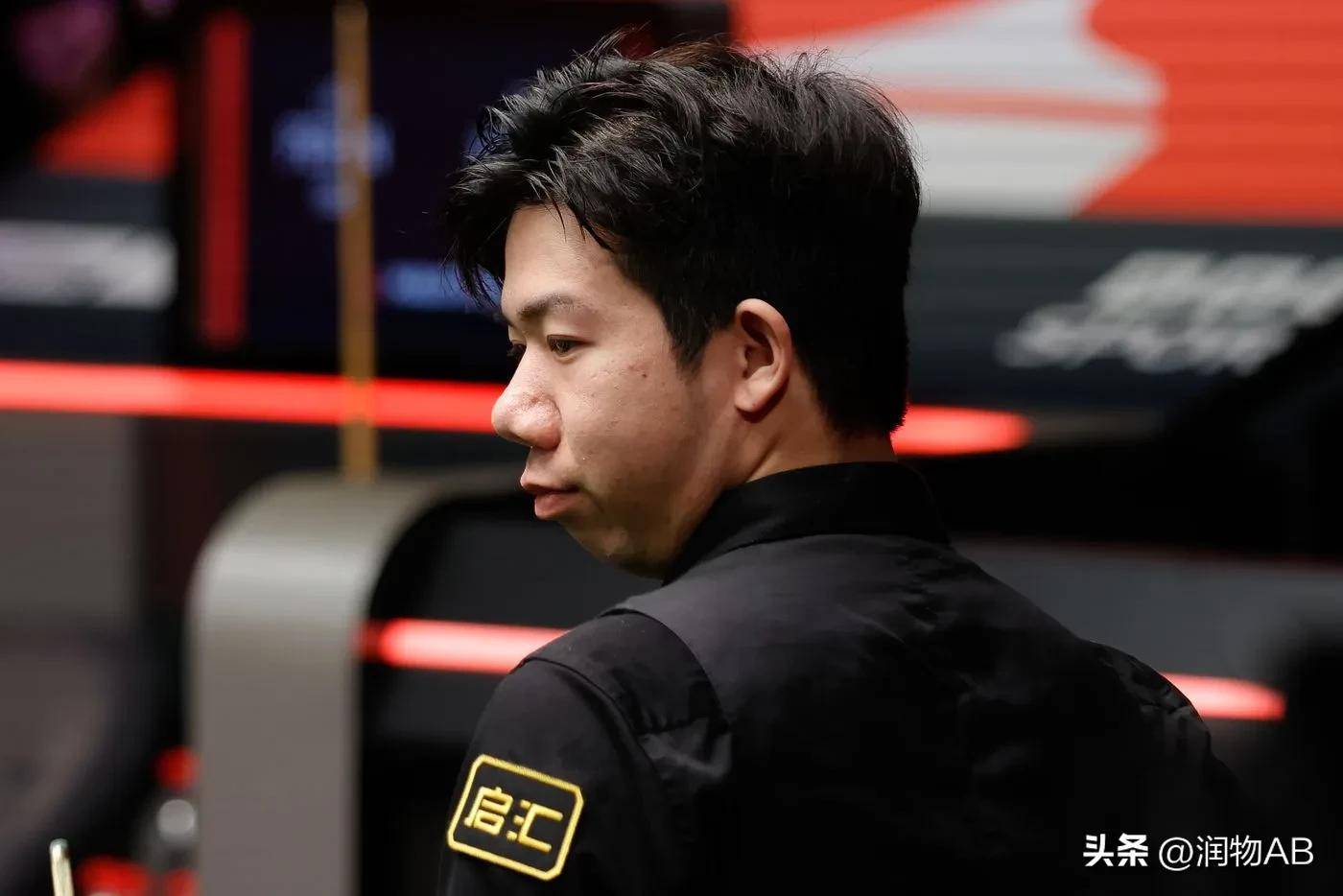 手脱颖而出 手脱颖而出