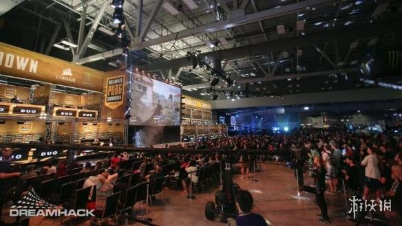 球界备受瞩 球界备受瞩