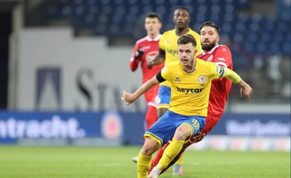 而国乒队伍 而国乒队伍